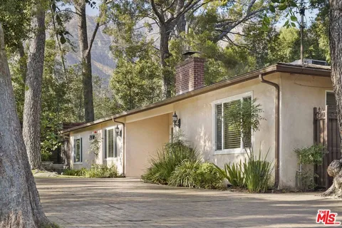 $1,595,000 | 2452 North Altadena Drive, Altadena, CA 91001