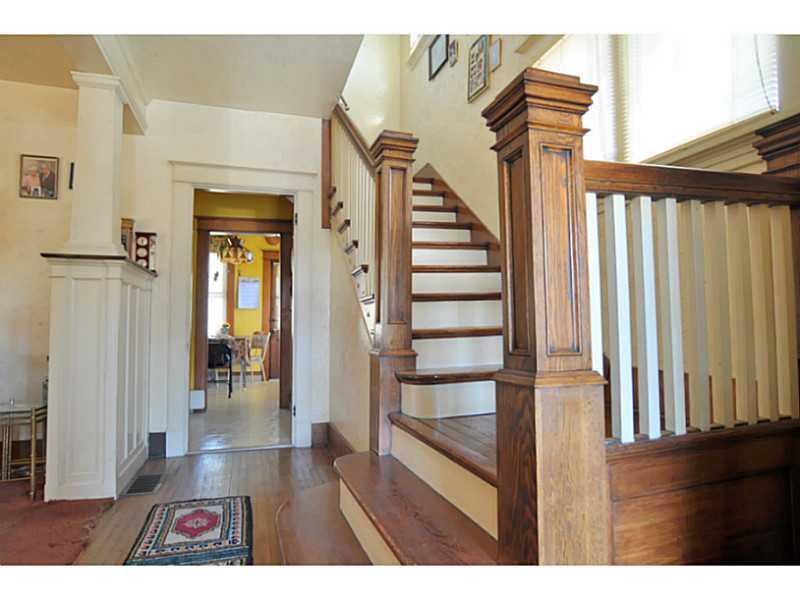 2112 Mt Troy Road Pittsburgh, PA 15212 - Photo 4 of 25 Entry/Foyer.