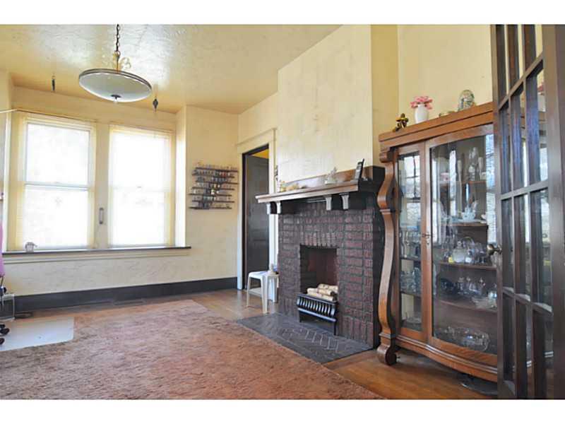 2112 Mt Troy Road Pittsburgh, PA 15212 - Photo 8 of 25 Dining Room.