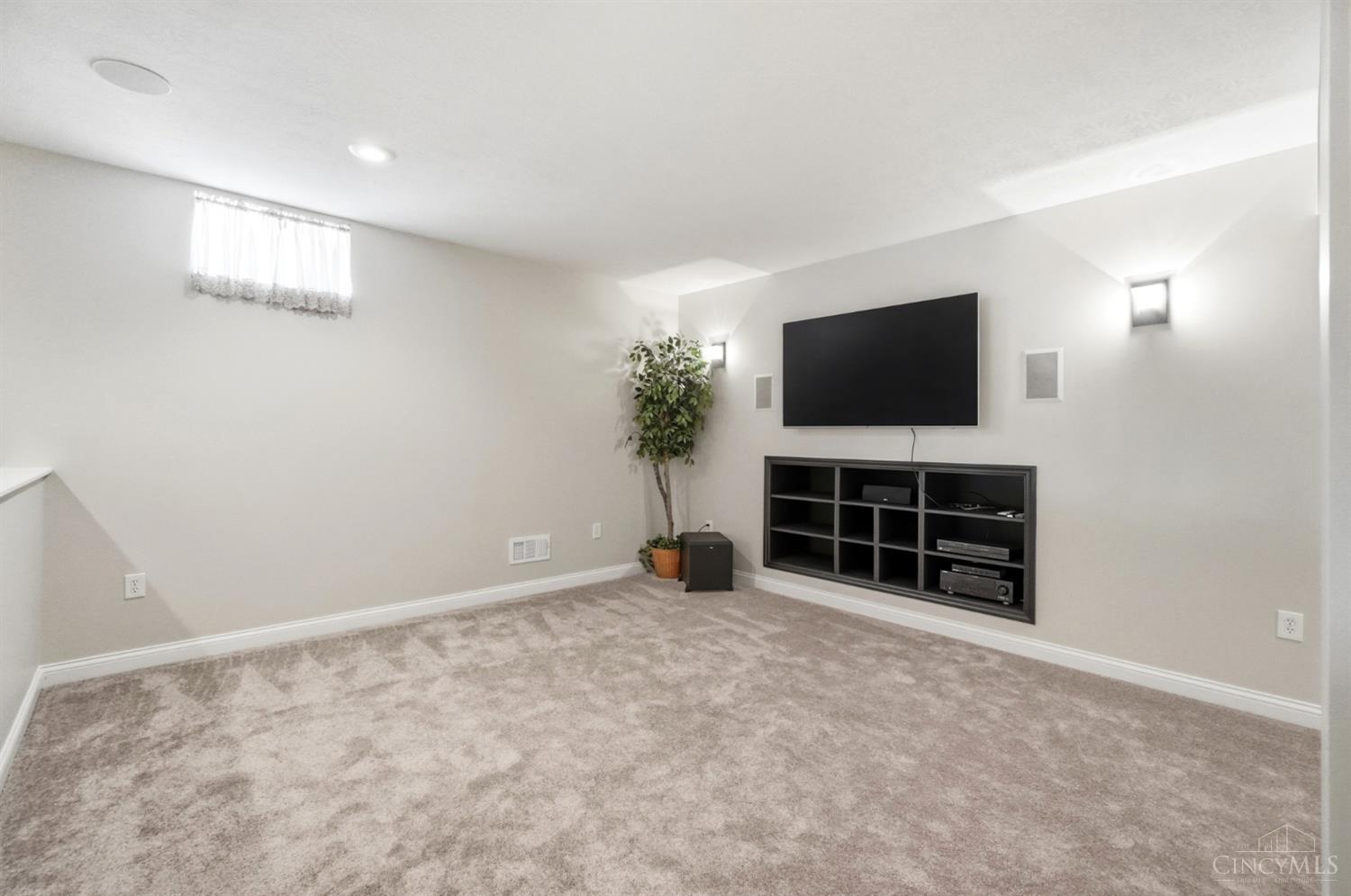 655 Hyacinth Road Cincinnati, OH 45245 - Photo 45 of 79 Gallery Image 45