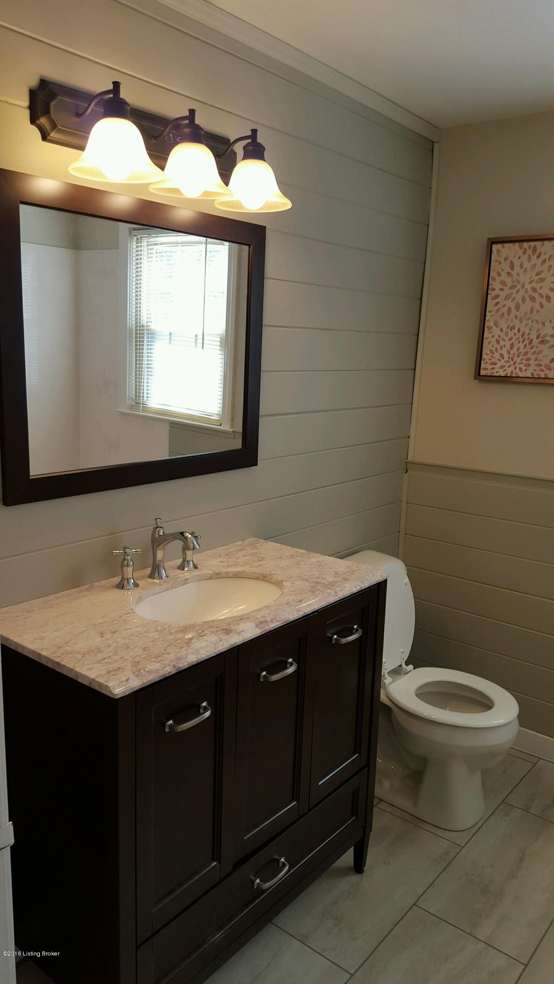 8802 Charing Cross Road Louisville, KY 40222 - Photo 12 of 19 25152