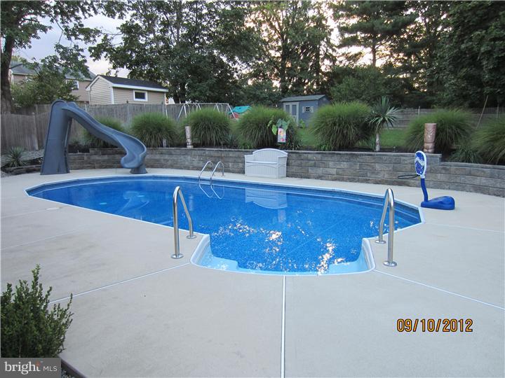 16 Mulberry Road Turnersville, NJ 08012 - Photo 2 of 15 Pool