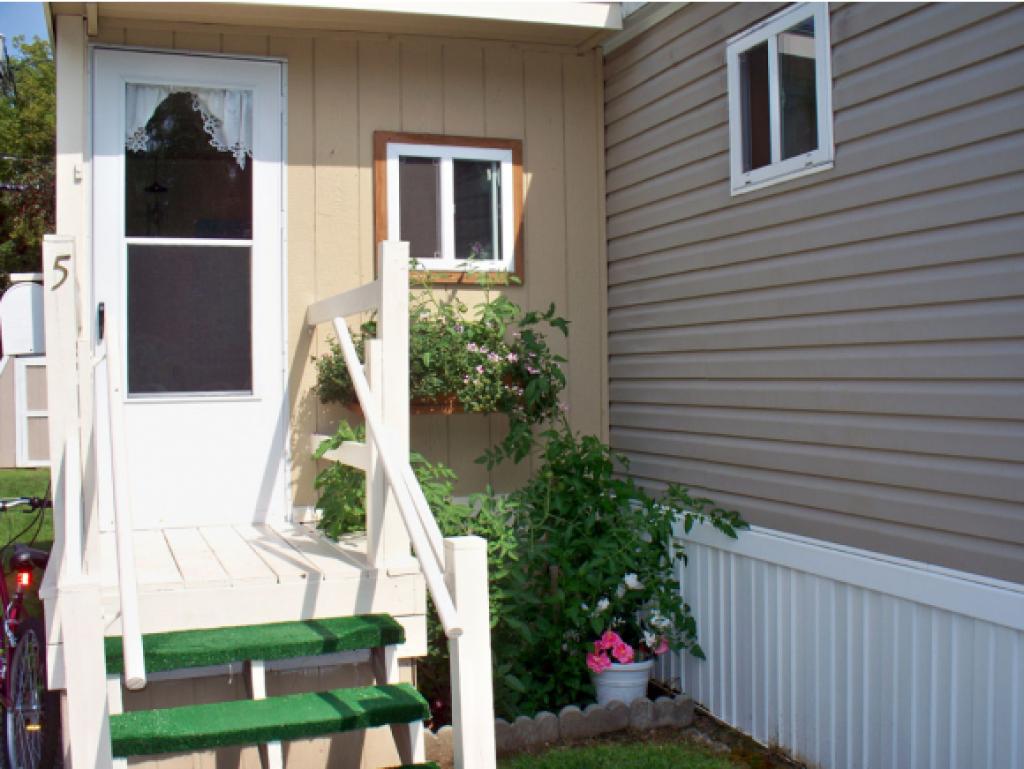 5 Brookside Mobile Manor Rutland, VT 05701 - Photo 3 of 25 Gallery Image 3