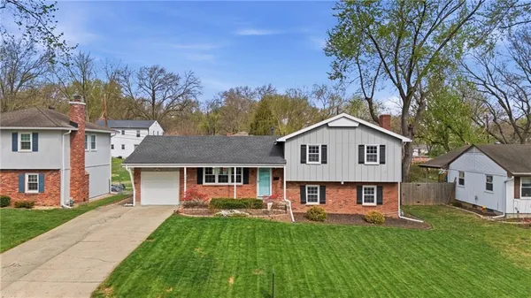 $415,000 | 9404 Knox Drive, Overland Park, KS 66212