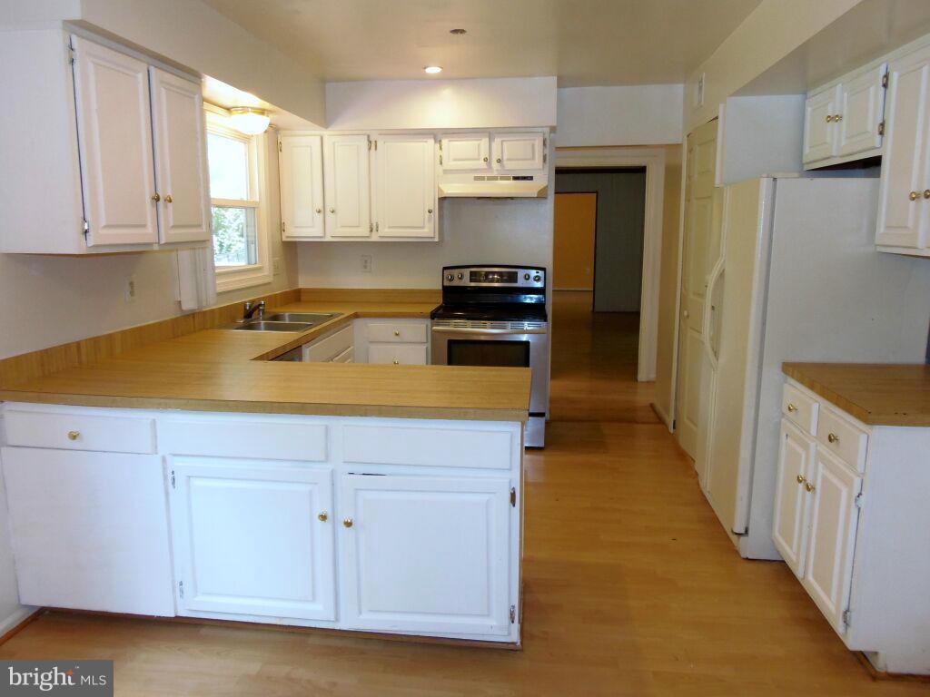 11803 Bignonia Terrace Laurel, MD 20708 - Photo 14 of 30 Kitchen