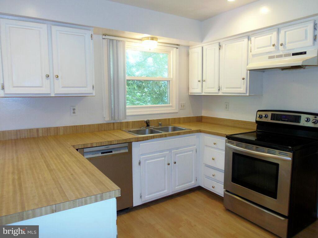 11803 Bignonia Terrace Laurel, MD 20708 - Photo 15 of 30 Kitchen
