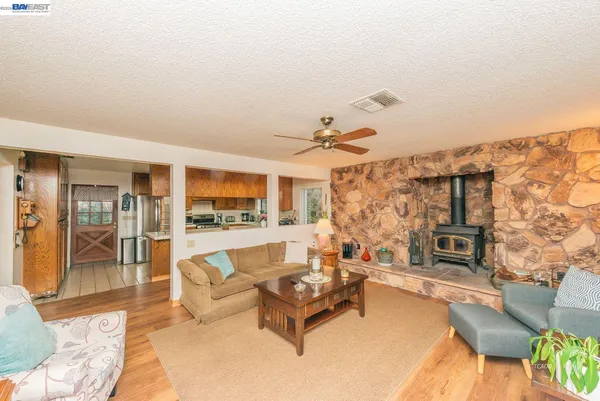 $575,000 | 2393 Poker Bar Road, Douglas City, CA 96024