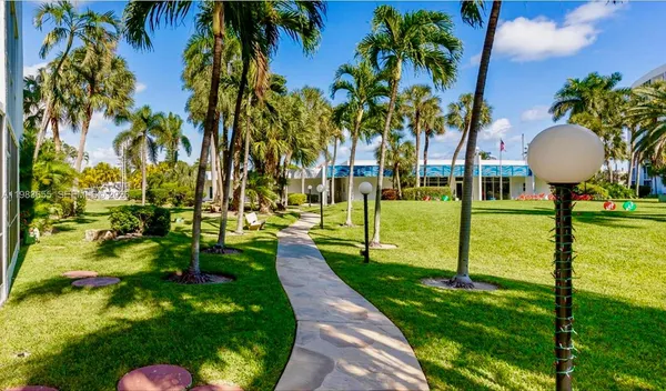 $2,500 | 2731 Northeast 14th Street, Unit 335, Pompano Beach, FL 33062