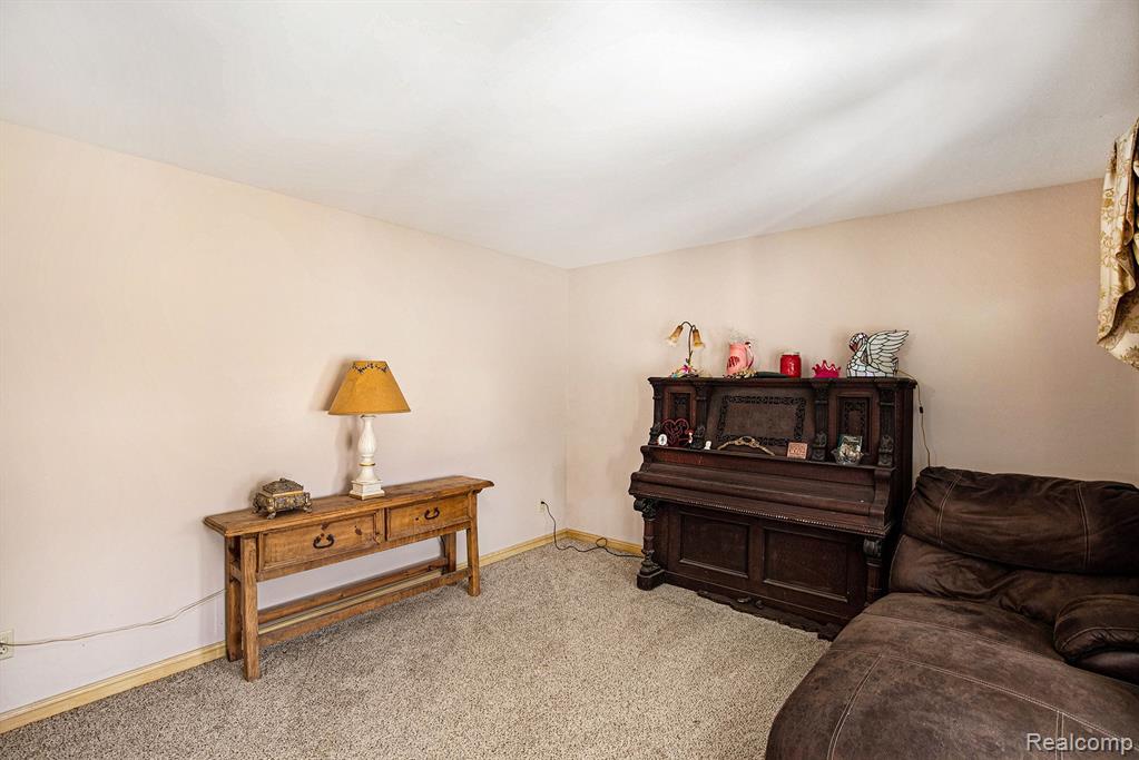 6126 North Belsay Road Flint, MI 48506 - Photo 8 of 42
