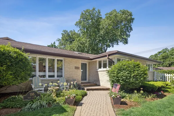 $1,099,000 | 116 East Adams Street, Elmhurst, IL 60126