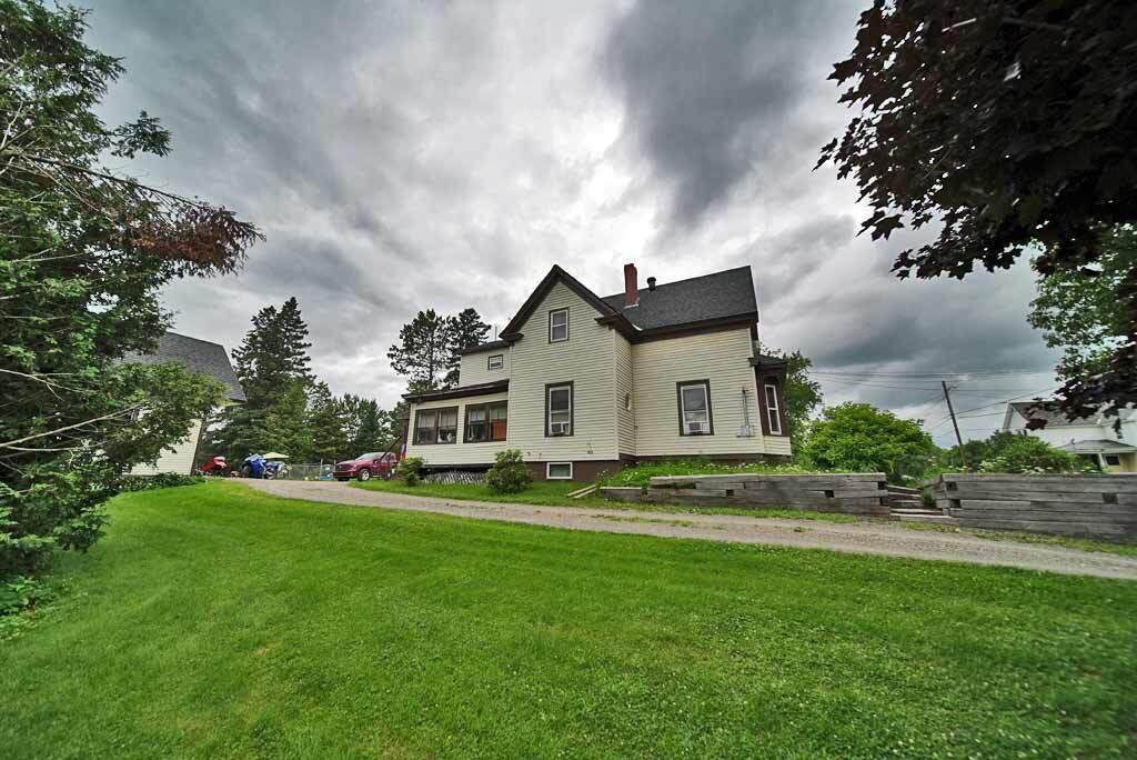 6 Cleveland Street Houlton, ME 04730 - Photo 4 of 63 6-cleveland-maine-home