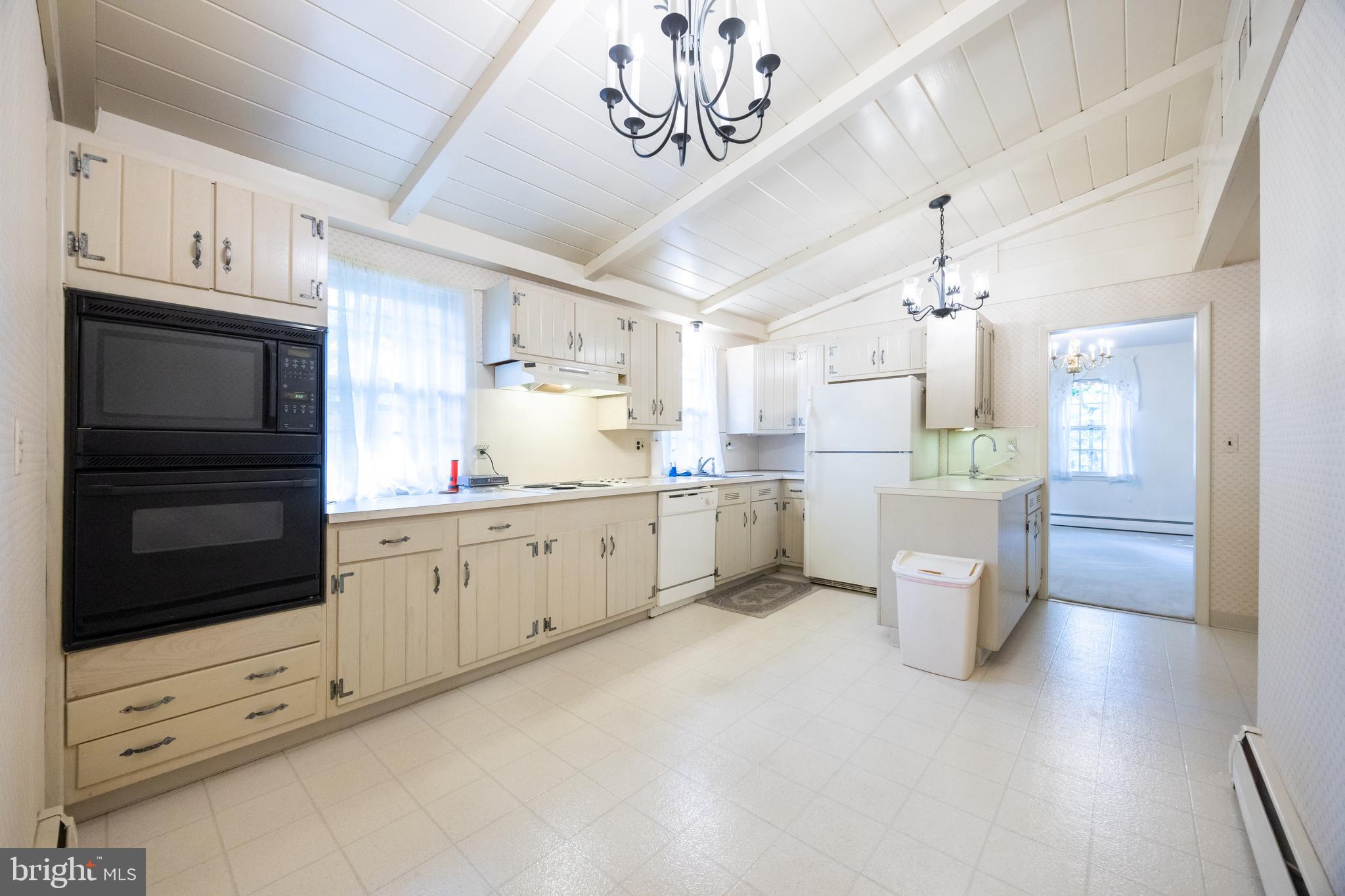 207 Vincent Road Paoli, PA 19301 - Photo 13 of 38 Gallery Image 13