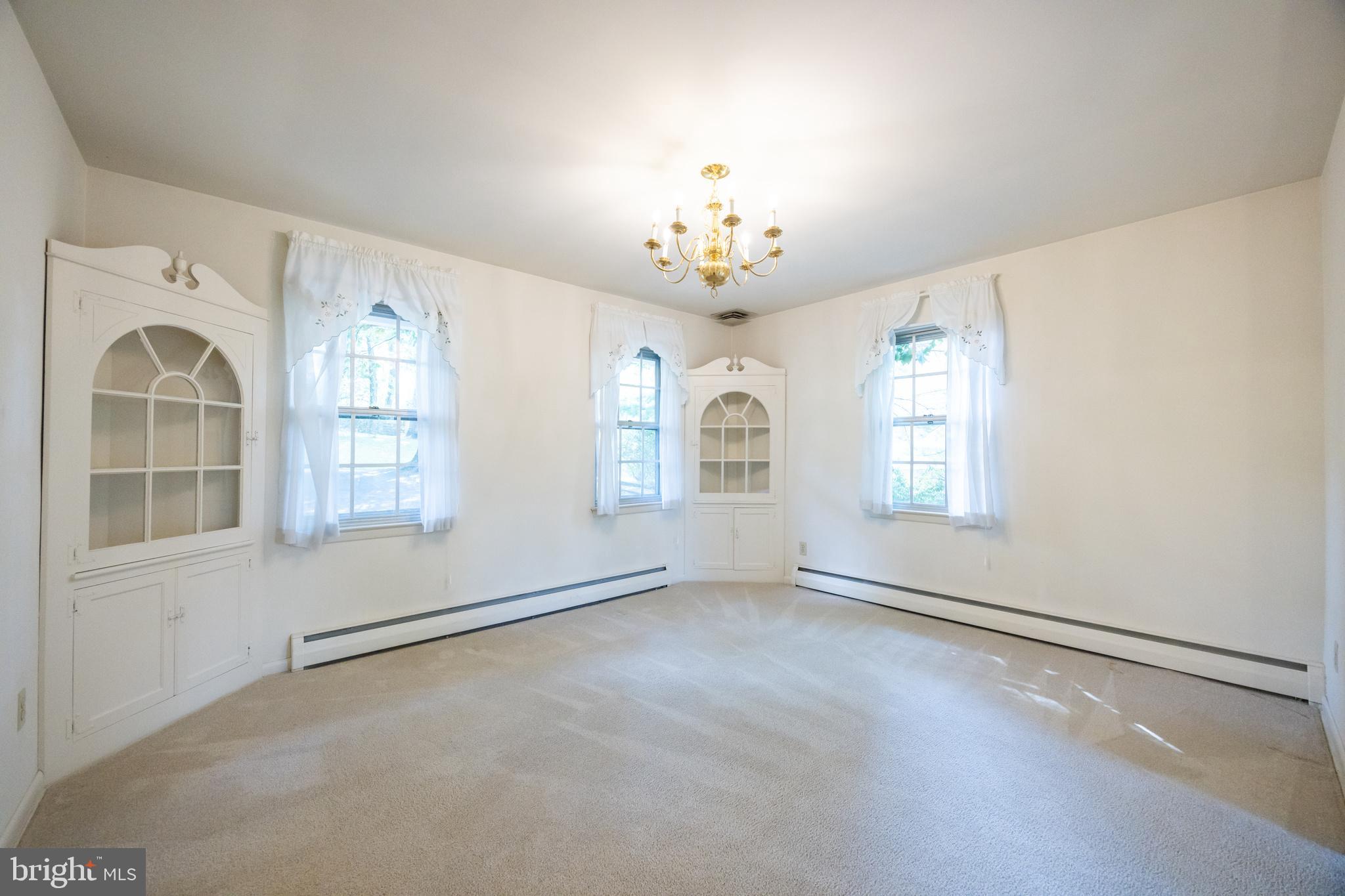 207 Vincent Road Paoli, PA 19301 - Photo 8 of 38 Gallery Image 8