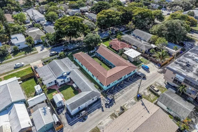 $1,800 | 1839 Funston Street, Unit 5, Hollywood, FL 33020