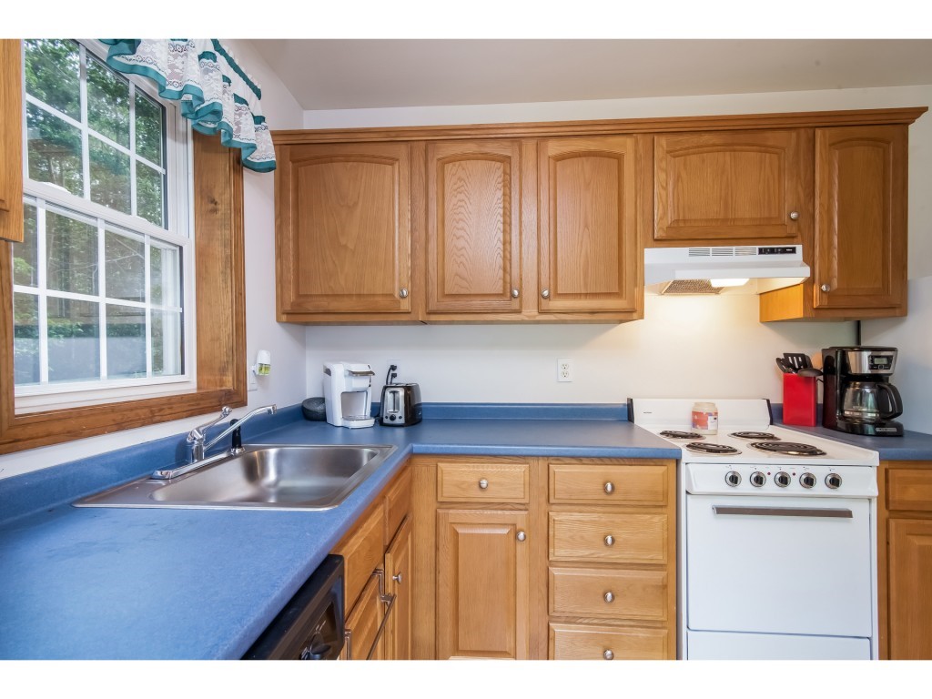 7 Raelynn Drive Derry, NH 03038 - Photo 17 of 29 Gallery Image 17