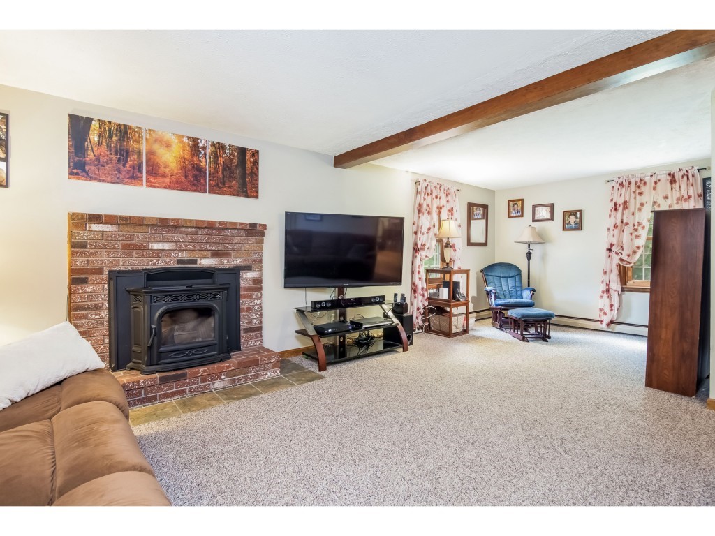 7 Raelynn Drive Derry, NH 03038 - Photo 5 of 29 Gallery Image 5