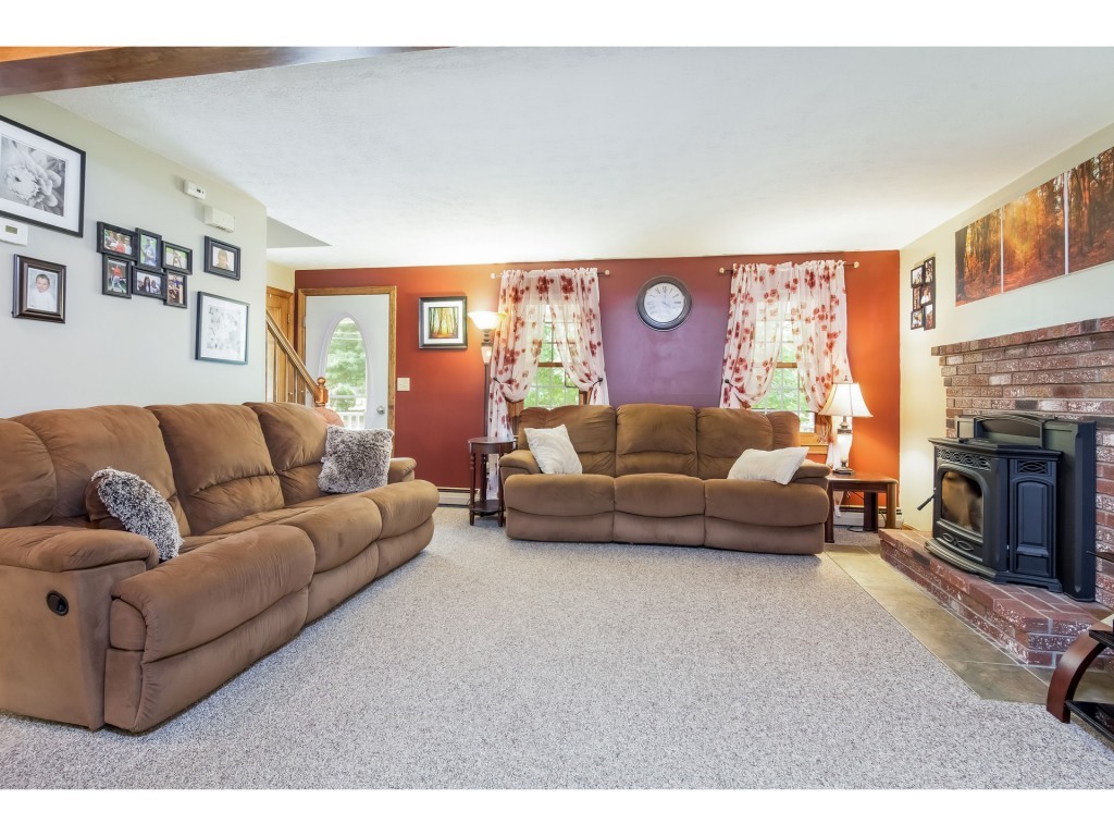 7 Raelynn Drive Derry, NH 03038 - Photo 6 of 29 Gallery Image 6