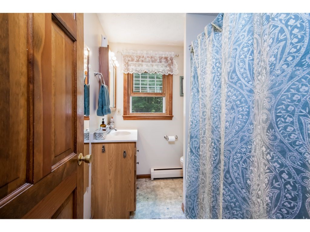 7 Raelynn Drive Derry, NH 03038 - Photo 9 of 29 Gallery Image 9