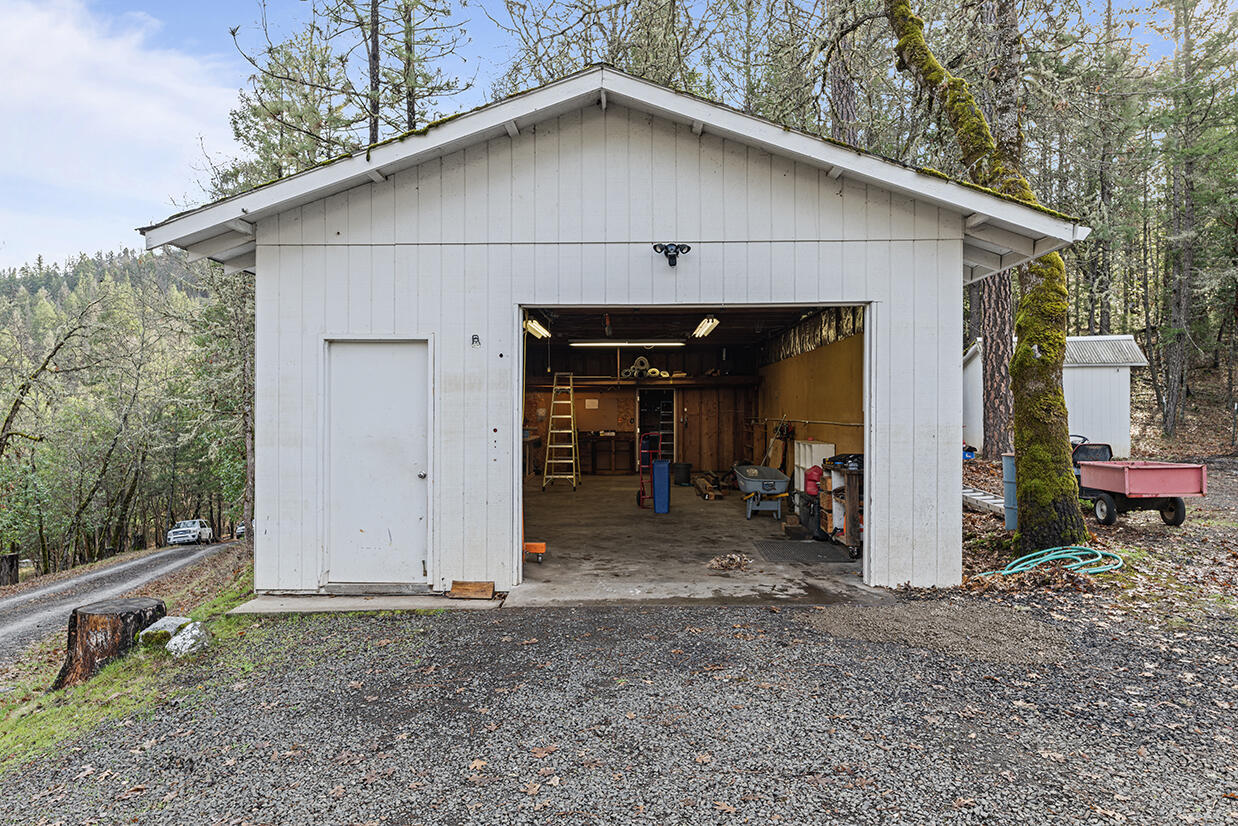 2900 Indian Creek Road Shady Cove, OR 97539 - Photo 21 of 35 a view of a house with backyard