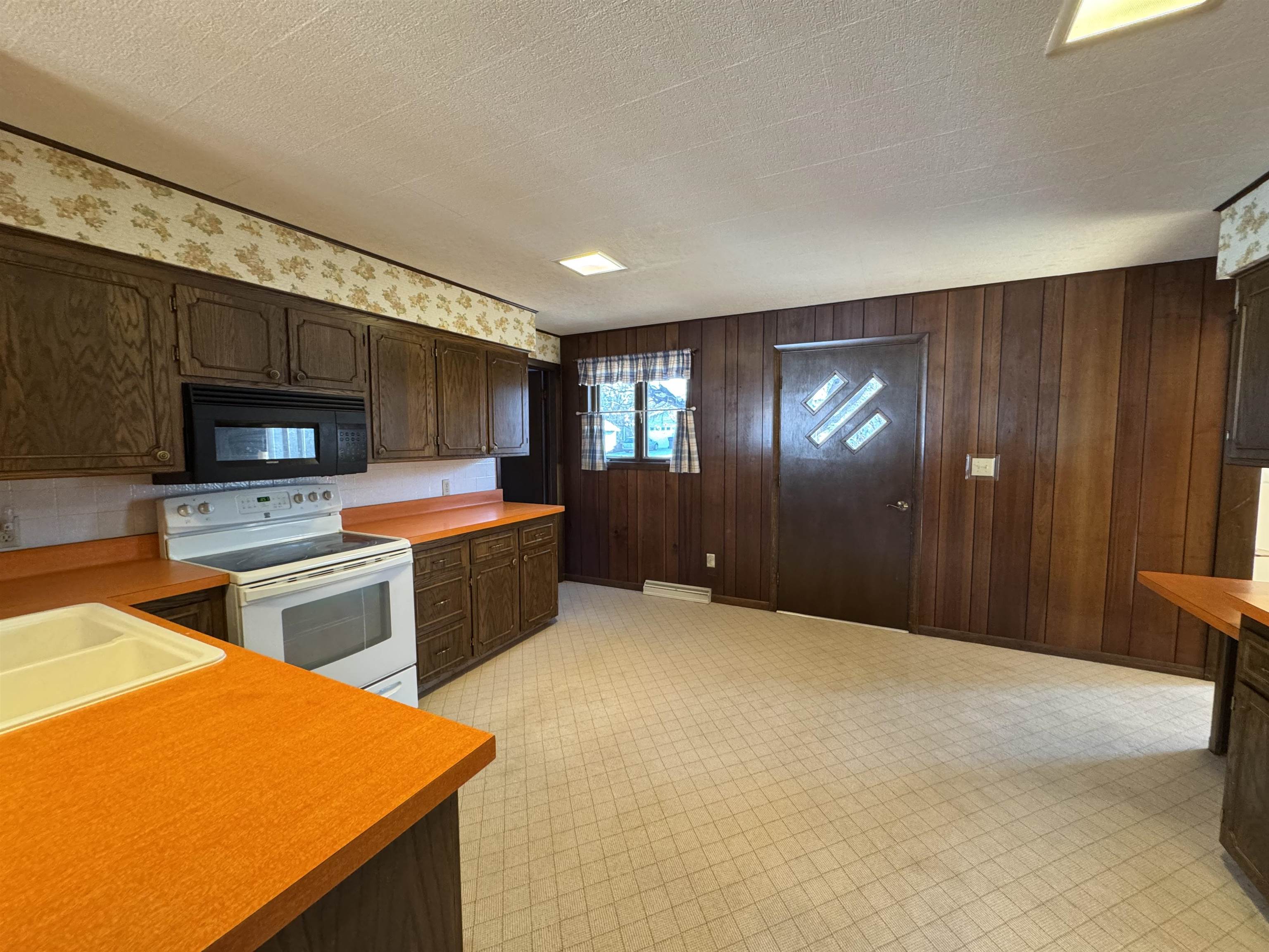 452 Mill Street Manawa, WI 54949 - Photo 12 of 29