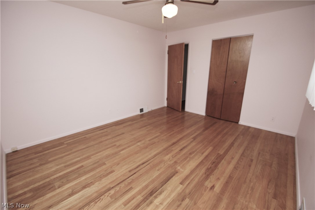 30413 Vineyard Road Willowick, OH 44095 - Photo 9 of 25 Master bedroom