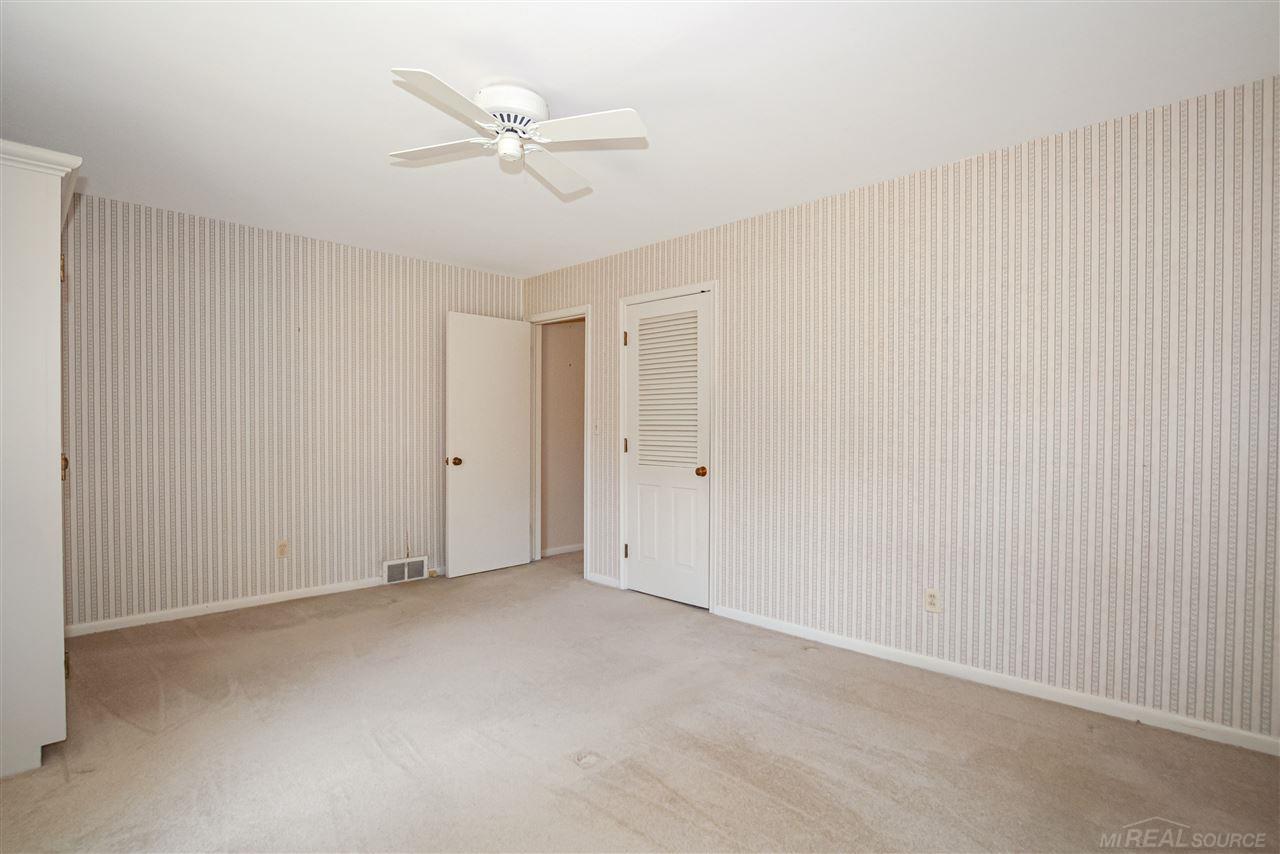 88 Roslyn Road Grosse Pointe Shores, MI 48236 - Photo 19 of 43