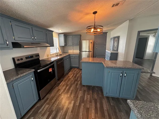 $1,595 | 1827 Leesburg Boulevard, Fruitland Park, FL 34731