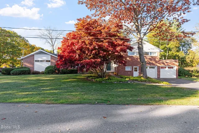 $635,000 | 6 Arbor Drive, Glens Falls, NY 12801