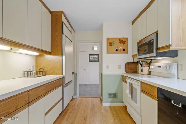 $635,000 | 6 Arbor Drive, Glens Falls, NY 12801