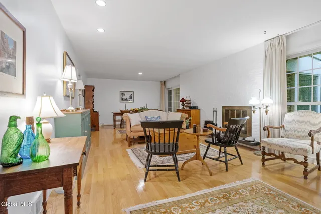 $599,900 | 6 Arbor Drive, Glens Falls, NY 12801