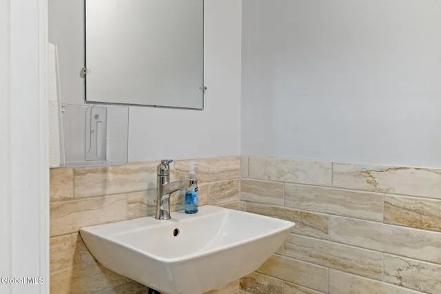 $599,900 | 6 Arbor Drive, Glens Falls, NY 12801