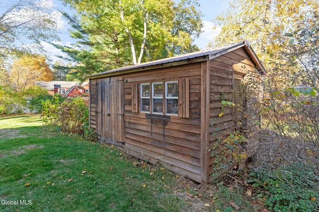 $635,000 | 6 Arbor Drive, Glens Falls, NY 12801