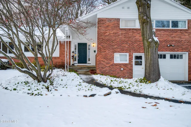 $635,000 | 6 Arbor Drive, Glens Falls, NY 12801