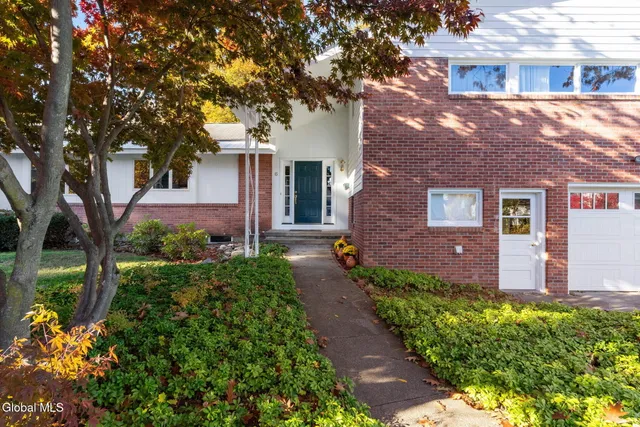 $635,000 | 6 Arbor Drive, Glens Falls, NY 12801