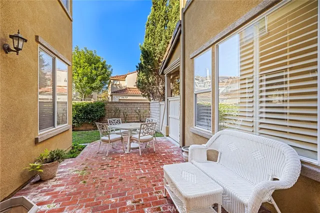 $1,389,900 | 1 Trumpet Vine Street, Ladera Ranch, CA 92694