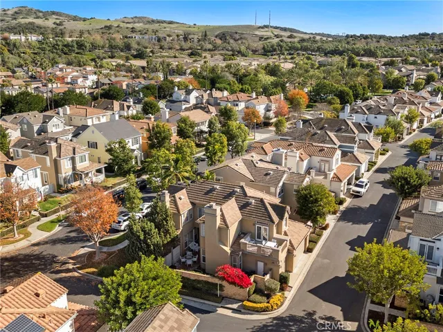 $1,389,900 | 1 Trumpet Vine Street, Ladera Ranch, CA 92694