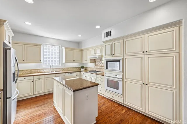 $1,389,900 | 1 Trumpet Vine Street, Ladera Ranch, CA 92694