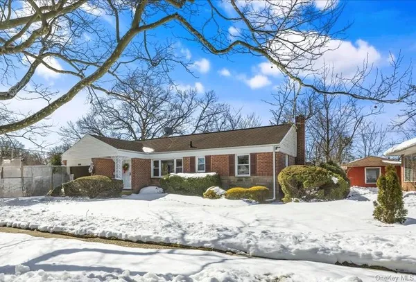 $745,000 | 896 School Drive, Baldwin, NY 11510