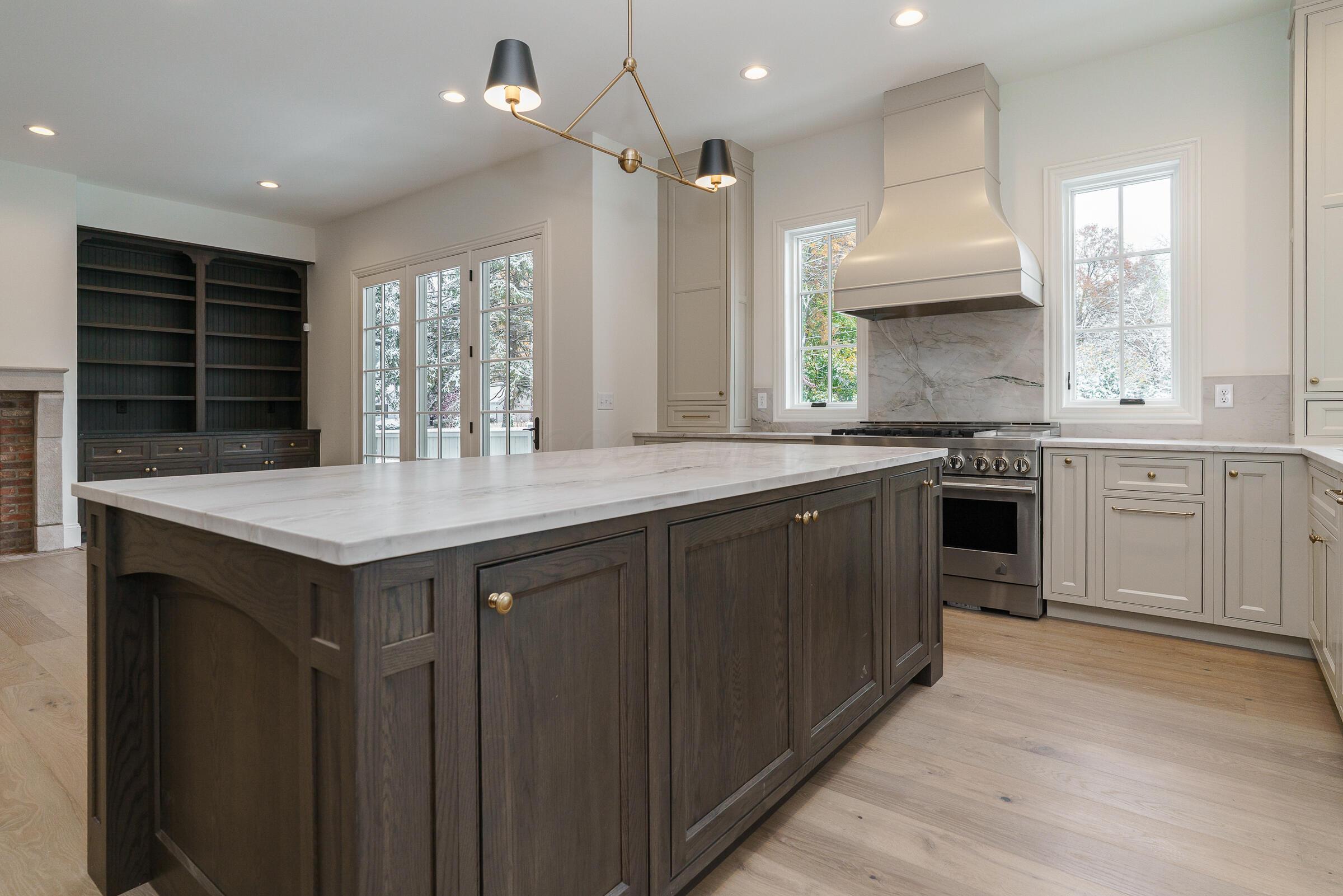 2681 Lane Road Columbus, OH 43220 - Photo 26 of 88 Kitchen