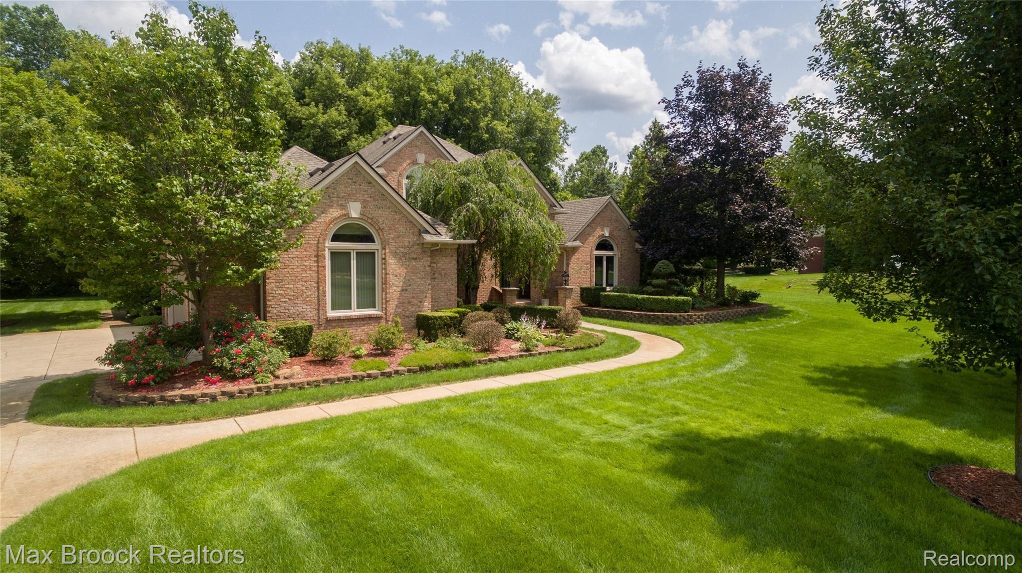 73304 Windmill Lane Romeo, MI 48065 - Photo 46 of 48 DJI_0410-HDR.jpg