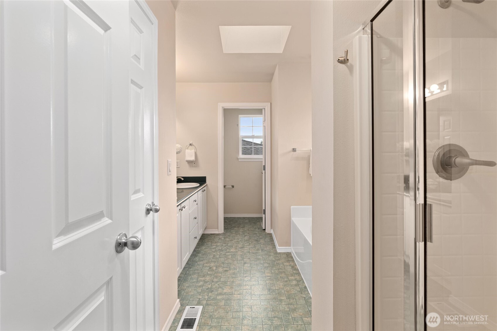 5036 Northeast 4th Place Renton, WA 98059 - Photo 19 of 35