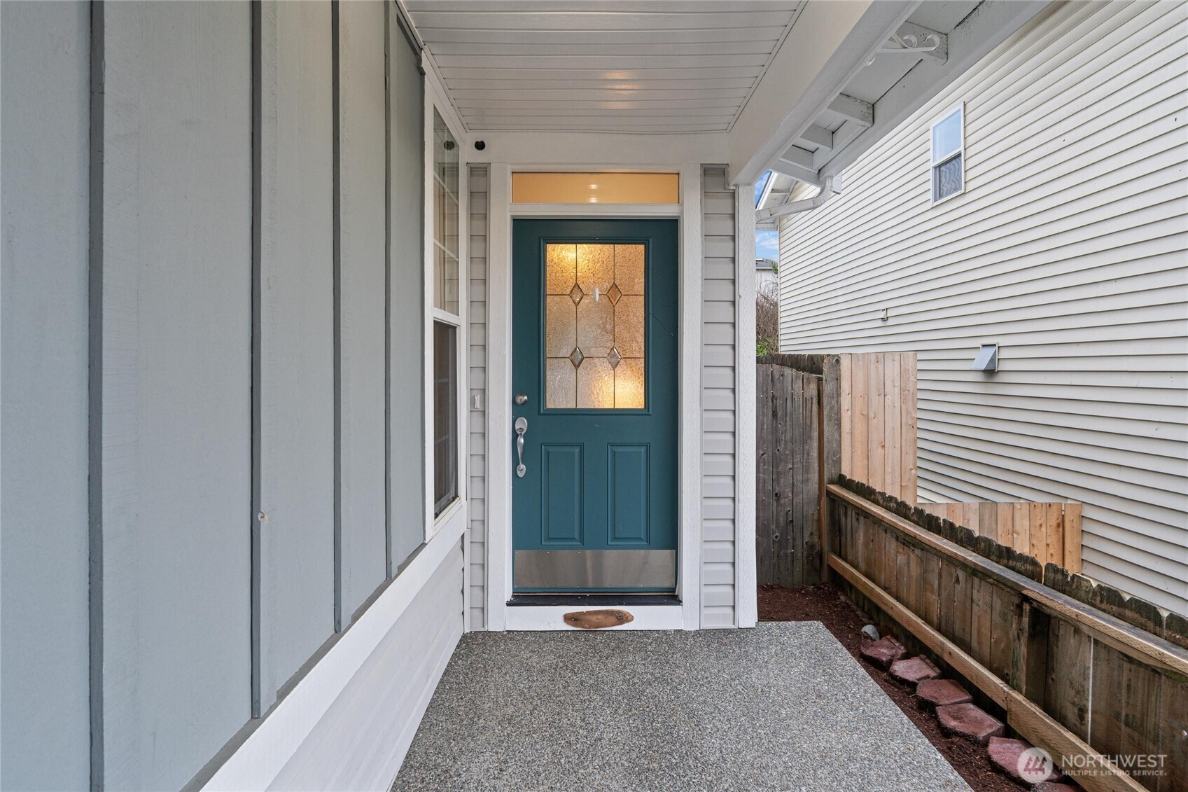 5036 Northeast 4th Place Renton, WA 98059 - Photo 3 of 35