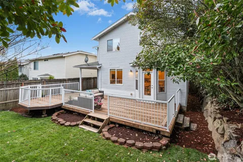 $860,000 | 5036 Northeast 4th Place, Renton, WA 98059