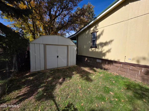 a view of an outdoor space