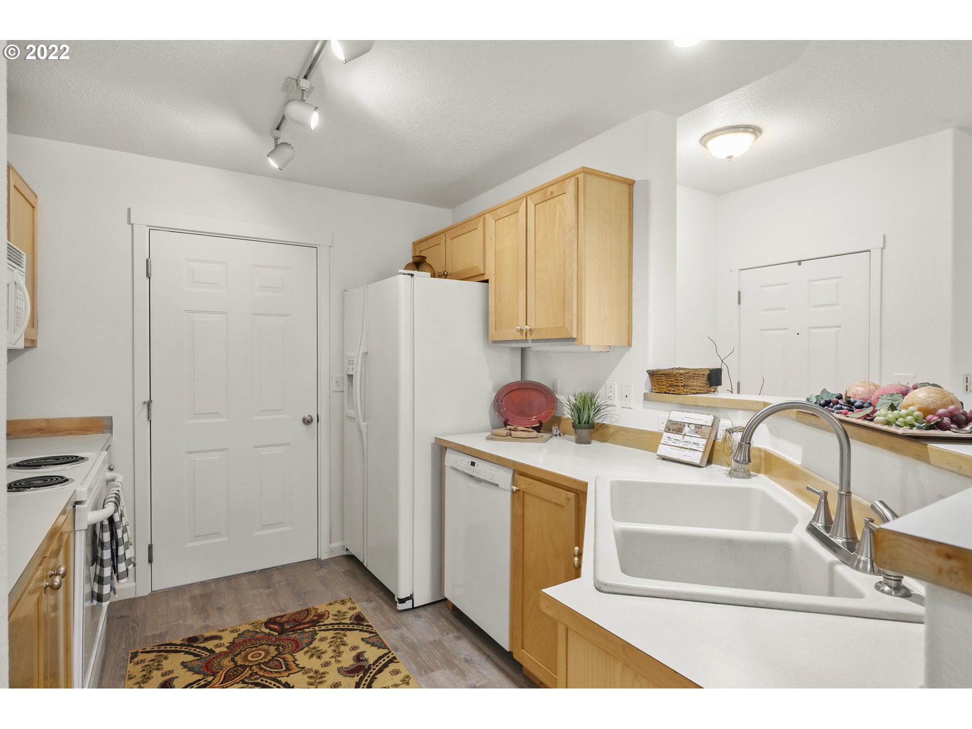 14675 Southwest Beard Road, Unit 101 Beaverton, OR 97007 - Photo 8 of 19 Gallery Image 8
