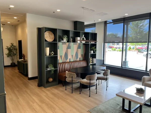 $2,285 | 625 Deerfield Road, Unit 302, Deerfield, IL 60015
