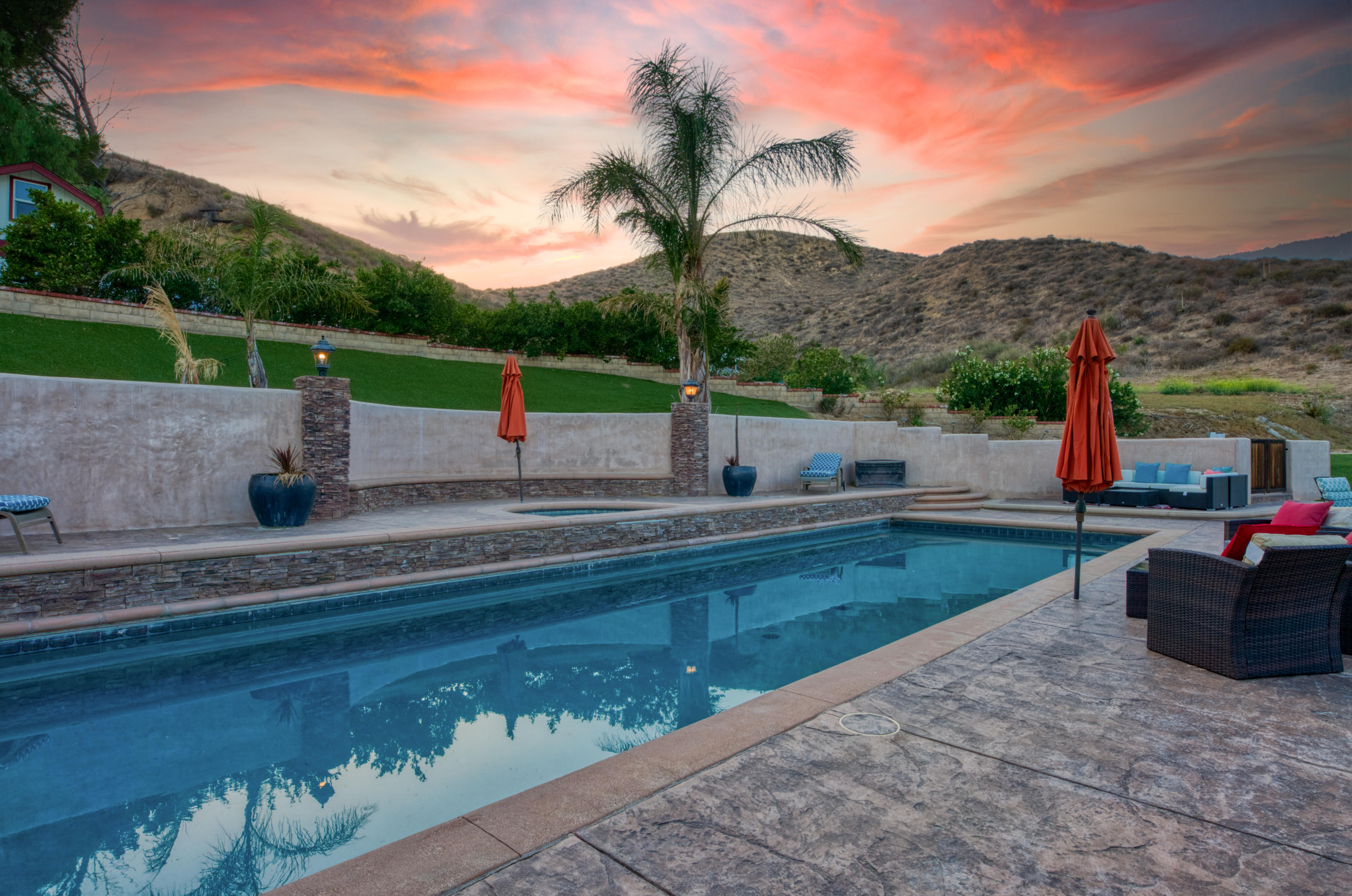 2993 Ditch Road Simi Valley, CA 93065 - Photo 2 of 43 Backyard