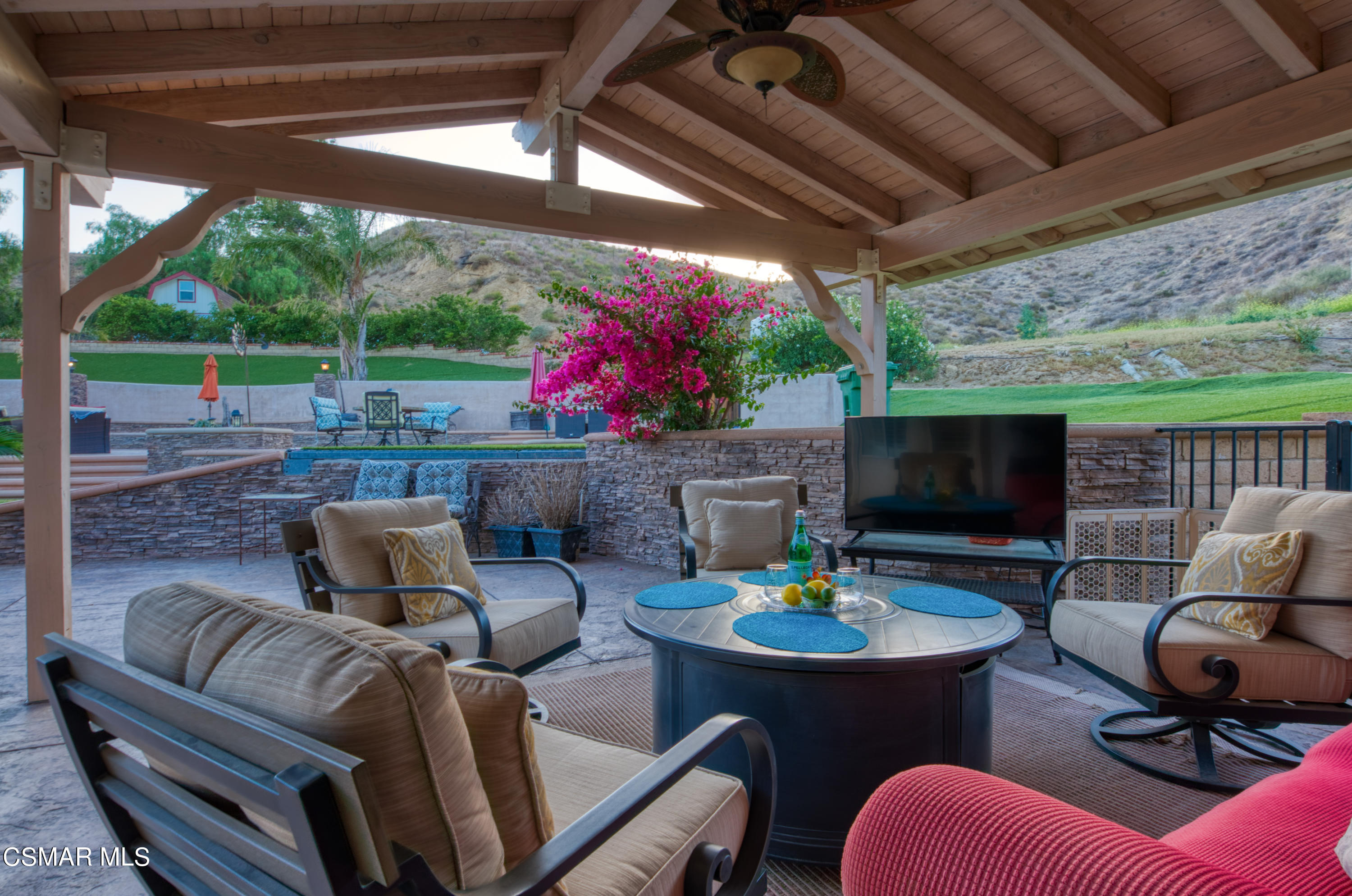 2993 Ditch Road Simi Valley, CA 93065 - Photo 28 of 43 Backyard