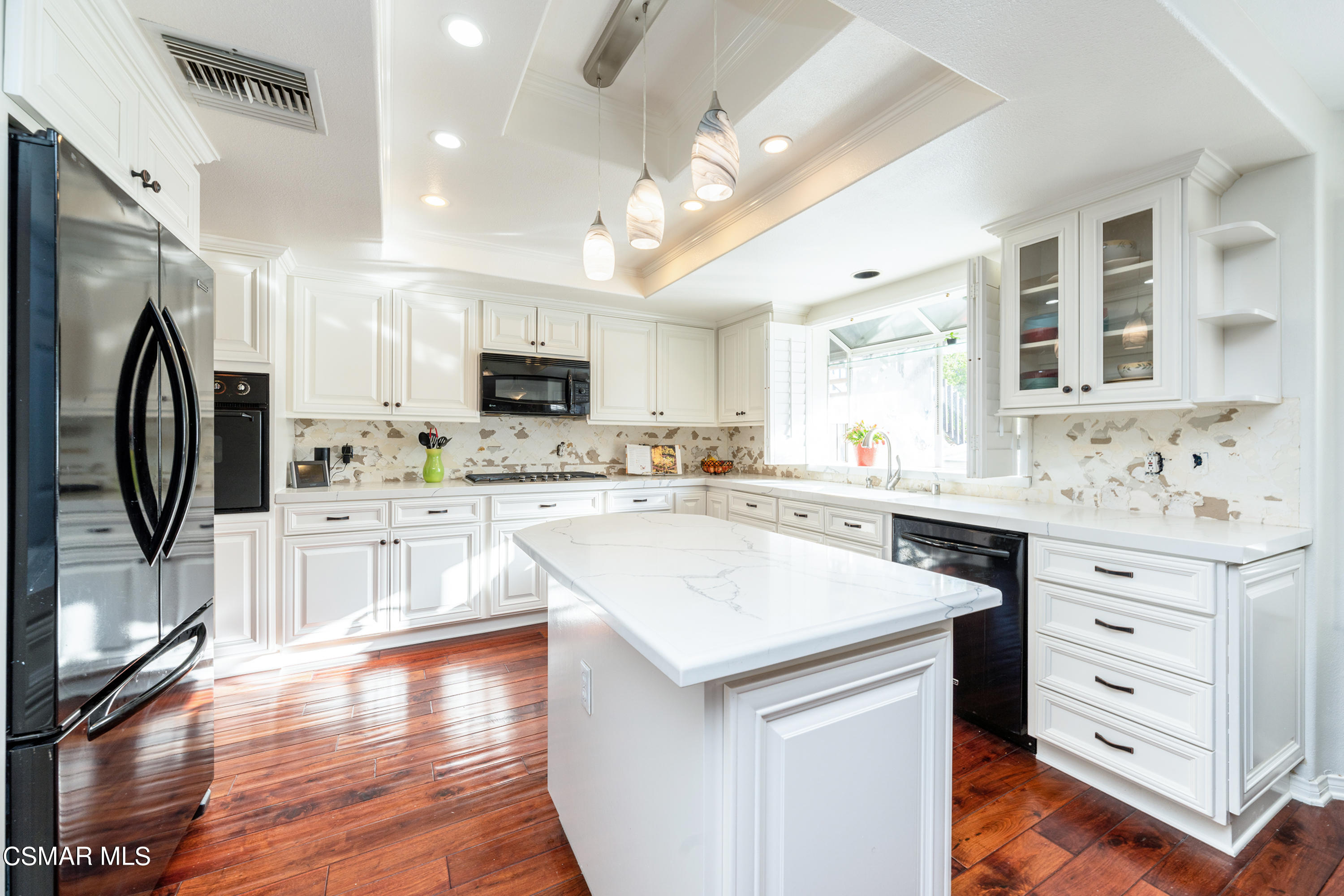 2993 Ditch Road Simi Valley, CA 93065 - Photo 8 of 43 Kitchen