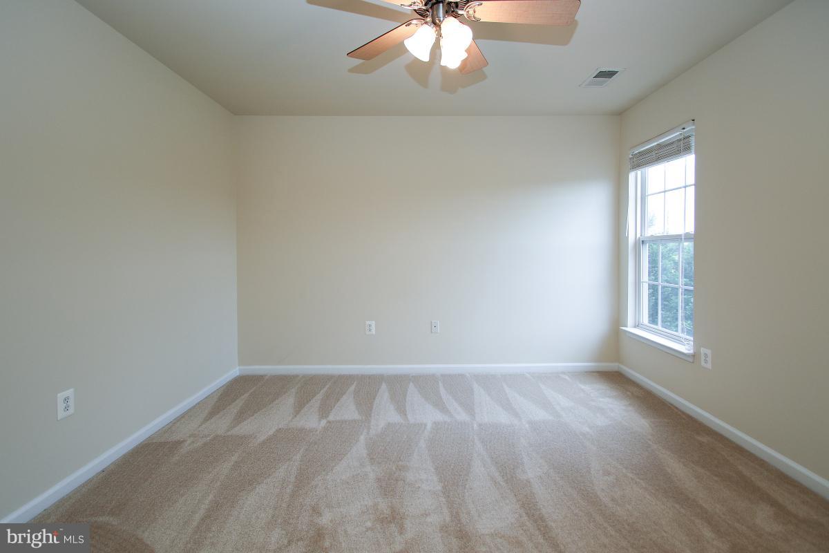 25824 Spring Farm Circle Chantilly, VA 20152 - Photo 18 of 30 Bedroom 2